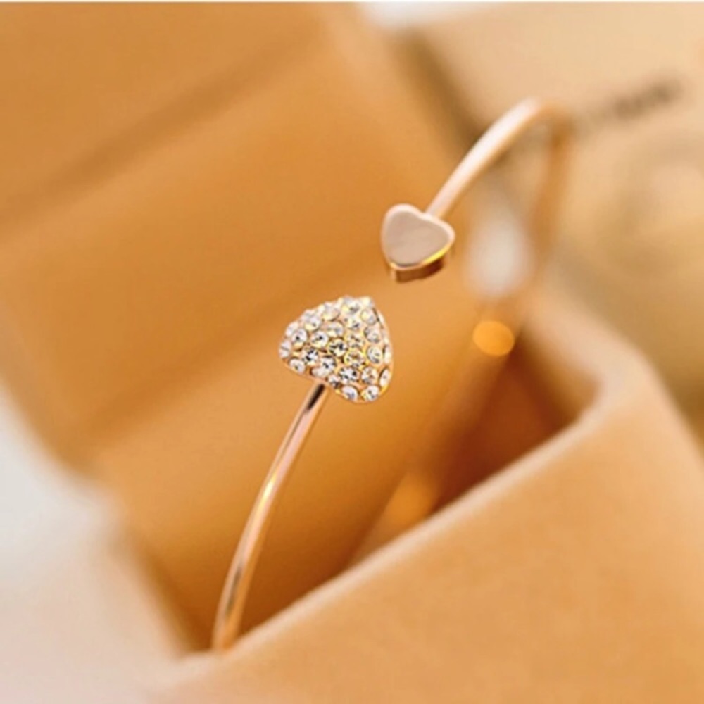 💜10/$25💜NEW Gold Heart Rhinestone Cuff Bracelet